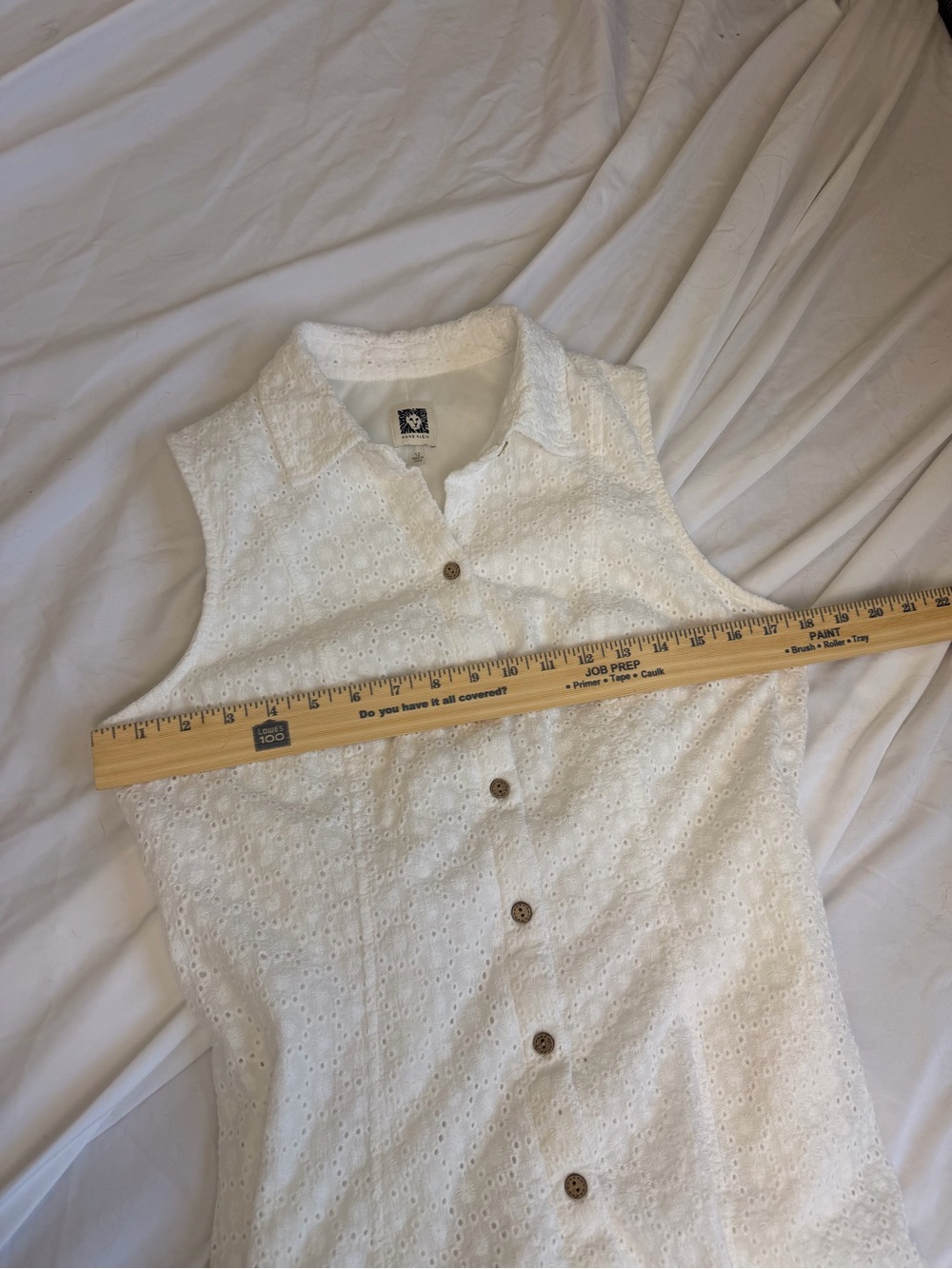 Anna Klein Minimalist Classic Sleeveless White Button-Front Dress - Picture 7 of 8